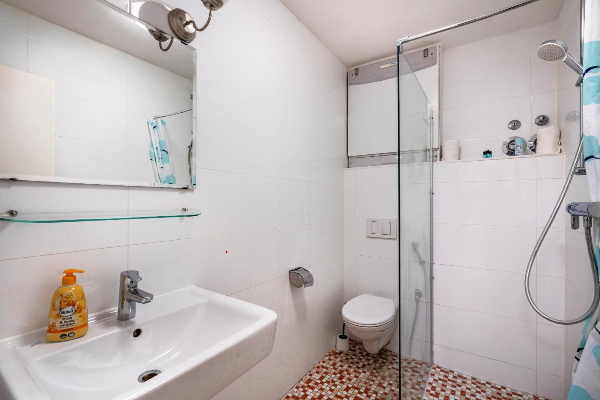 - Aldars 8 Aparthotel
